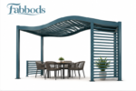 Fabbods Aluminium-Pergola mit geschwungenem Lamellendach und Seitenelementen – Bild 2
